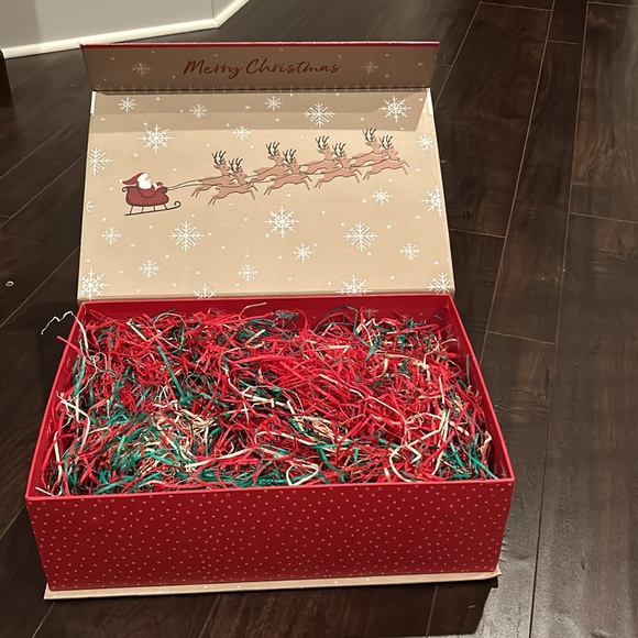 Christmas Gift Box - Picture 2 of 2